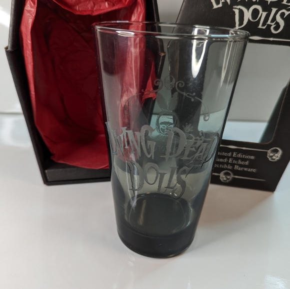 Living Dead Dolls by Mezco - Eggzorcist - Limited Edition 252/666 Etched Glass - Picture 7 of 11